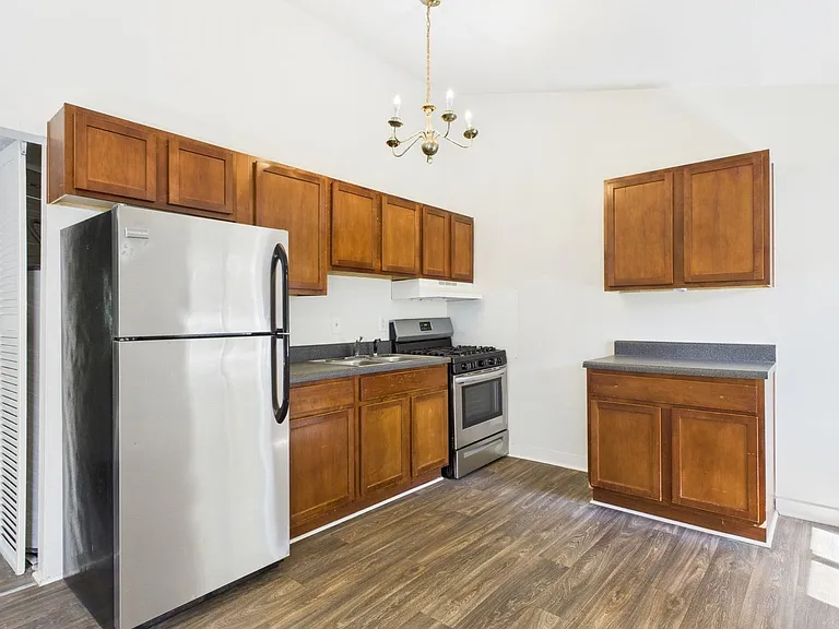 Forest Square Apartments — Photo 43
