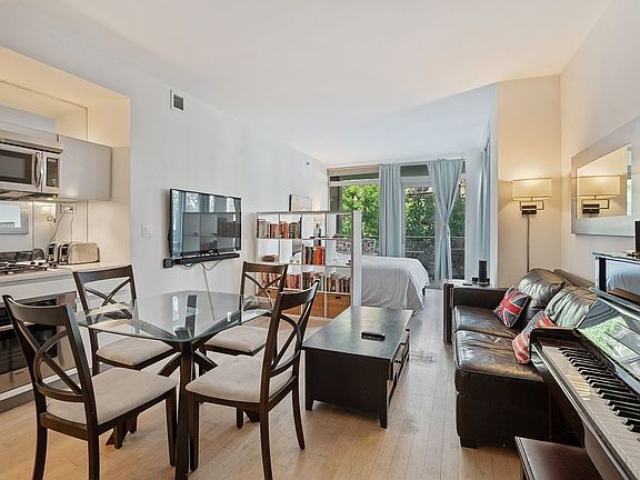 3rd image of 425 E 13th St APT 3D