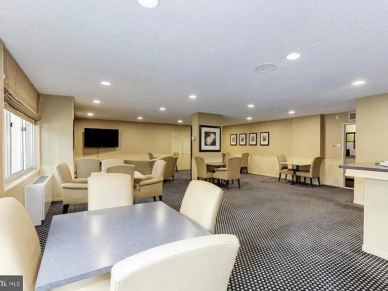 11801 Rockville Pike #1015 — Photo 4