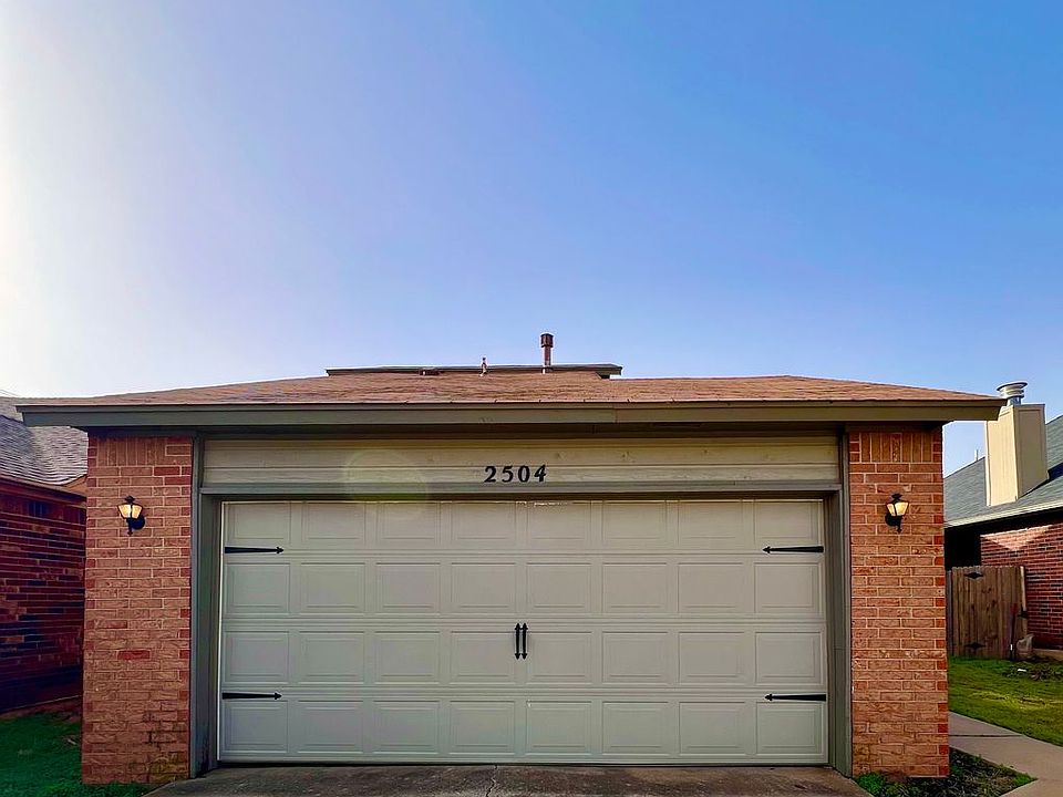 1st image of 2504 Lee Ln