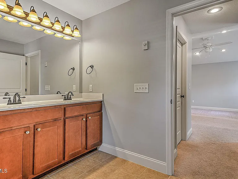 1092 Aberlea Valley Cir — Photo 22