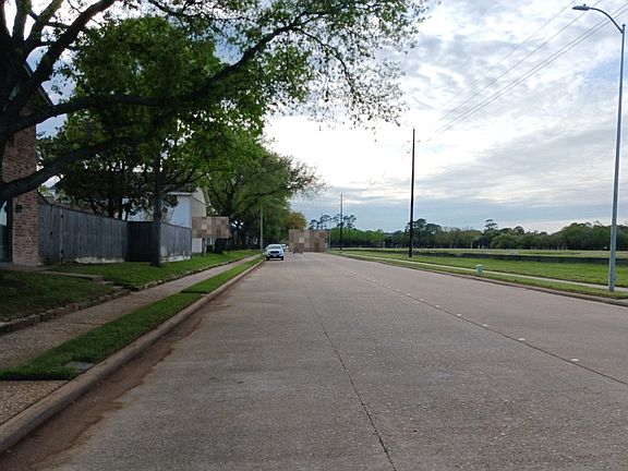 5th image of 10119 Kemp Forest Dr