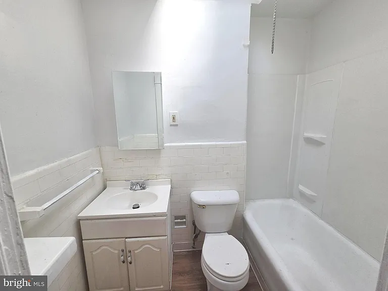 1461 Lardner St — Photo 10