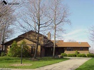 15946 Kingswood Ct, Strongsville, OH