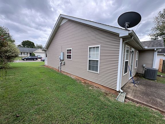 5th image of 2740 Oxford Hall Ave