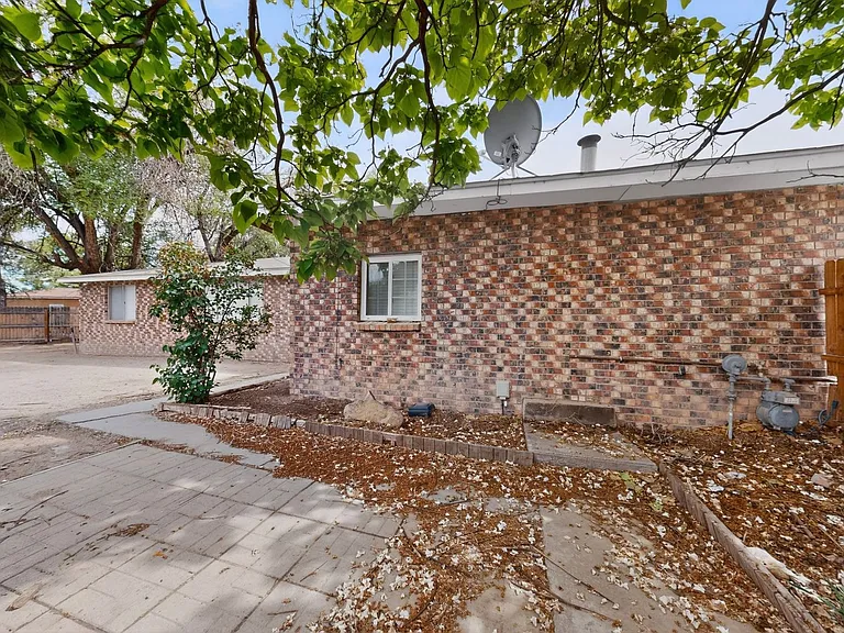 1846 Henry Cir SW — Photo 18