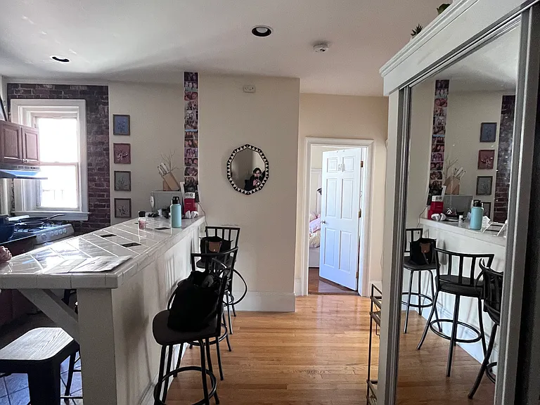 137 Peterborough St #9 — Photo 3