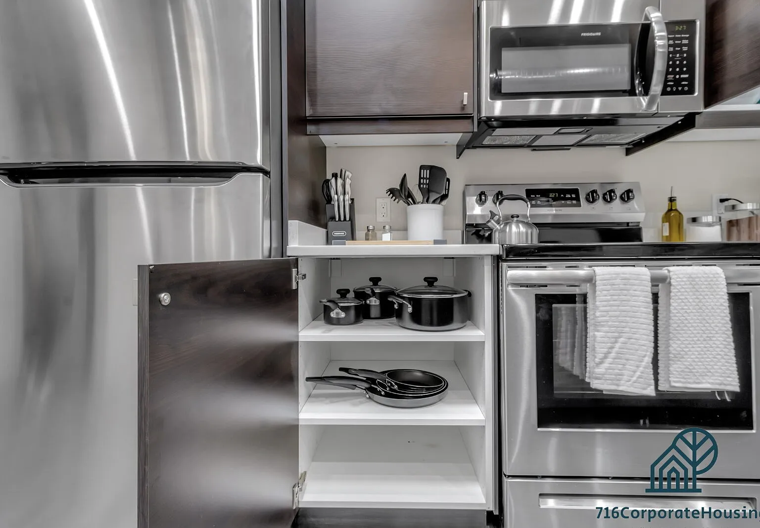1 bed, 1.0 bath, $2,400 — Photo 1