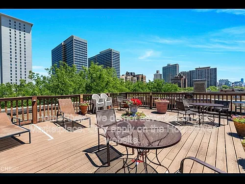 3602 N Pine Grove Ave #4C Photo 1