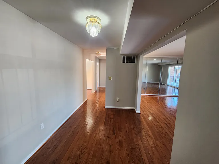 3647 Glengyle Ave #3B — Photo 3
