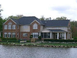 3665 Highcrest Dr photo 1
