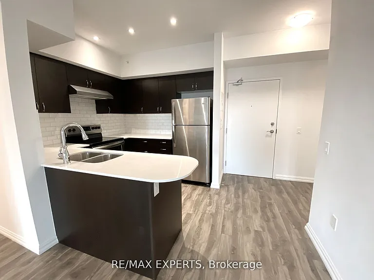 302 Essa Rd #306 — Photo 3