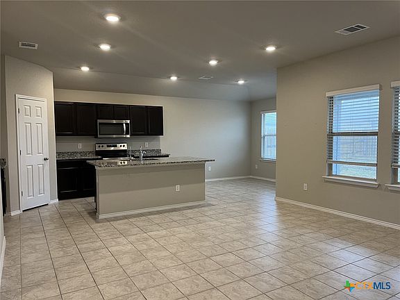 4th image of 5108 Vivien St