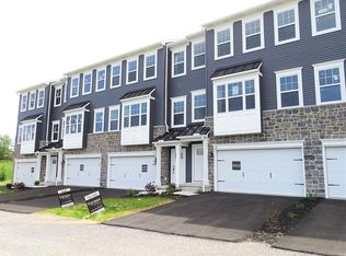 16 Glenbrook Ct, Annville, PA 17003