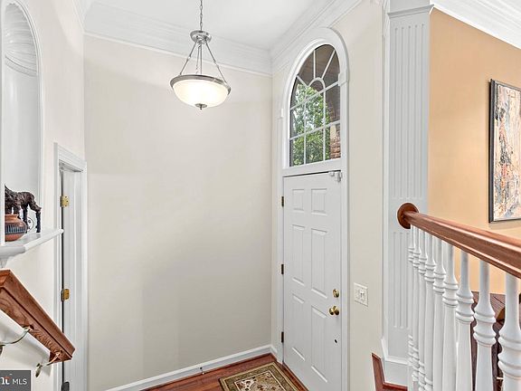 4th image of 270 Murtha St