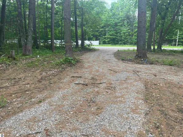 863 County Road 612 NE, Kalkaska, MI 49646