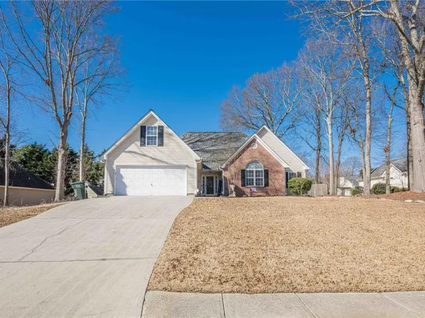 557 Bradford Park Ct, Loganville, GA 30052