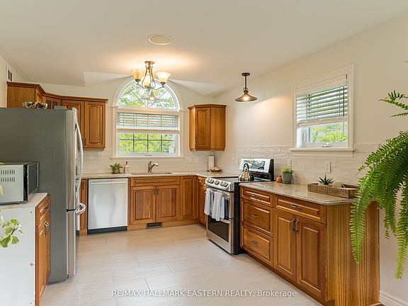 4th image of 301 Carnegie Ave #35