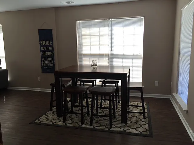 195 Herschel Dr — Photo 10