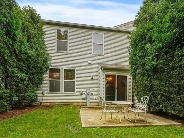 3165 Bromley Ln — Photo 7