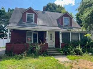31 Grape St, Woburn, MA 01801