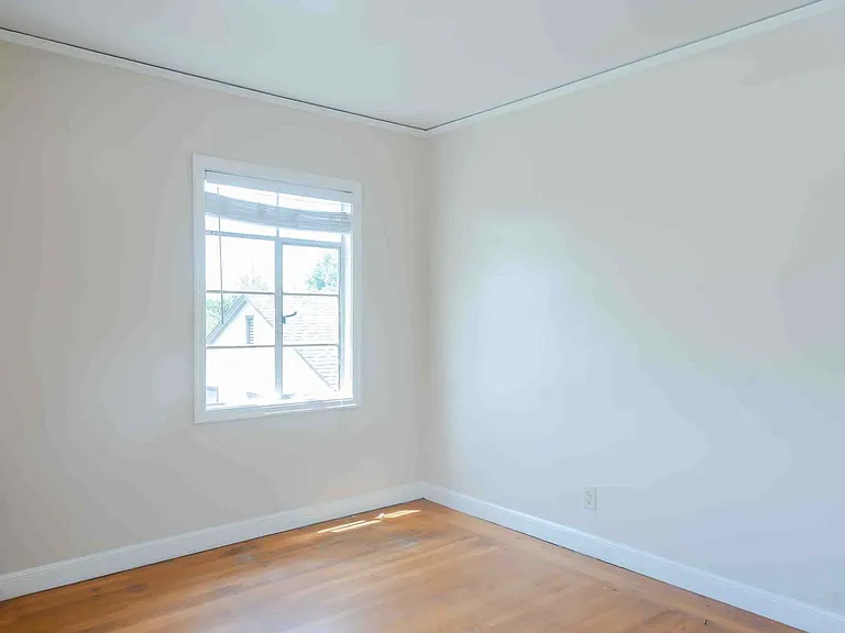 J Street Apartments — Photo 15
