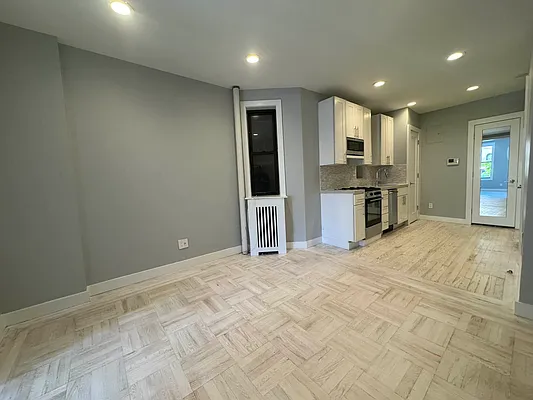 Rented by Tourma Realty LLC | media 12