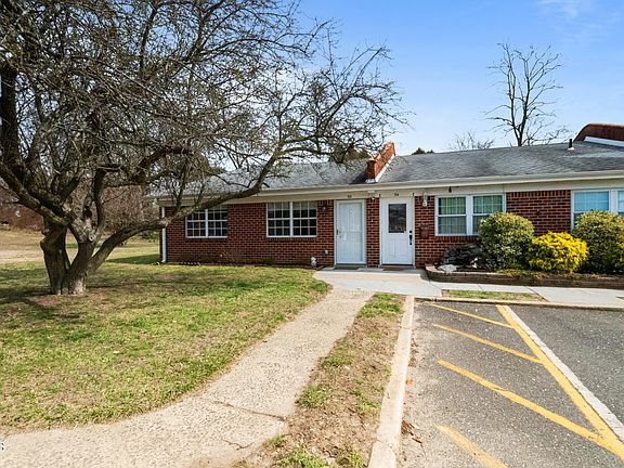 3rd image of 52 Breeze Court #90