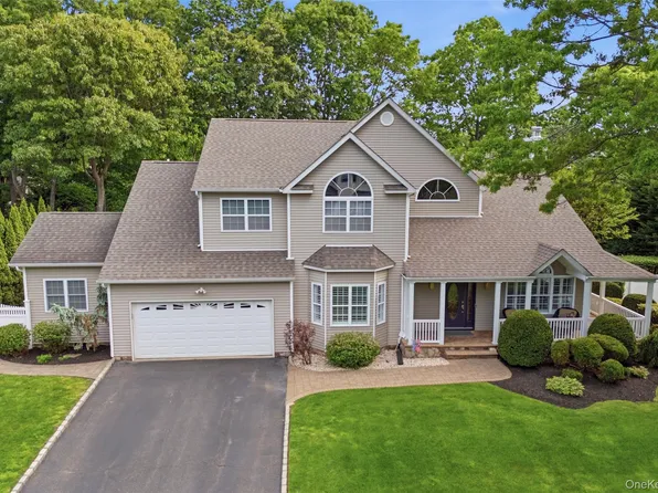 10 Cayla Lane, Port Jefferson, NY 11776