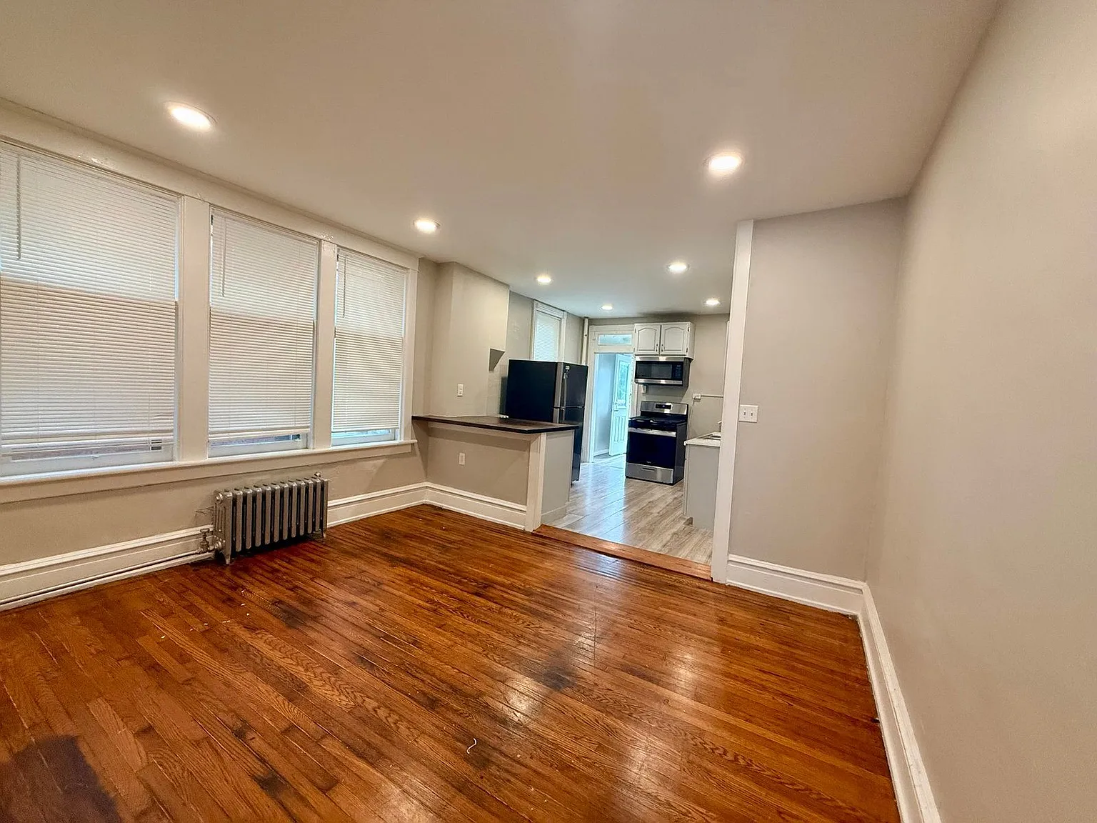 4 bed, 1.5 bath, 1820 sqft, $1,595 — Photo 3
