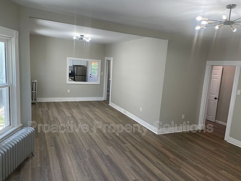 1st image of 116 N Lincoln Ave Floor 2