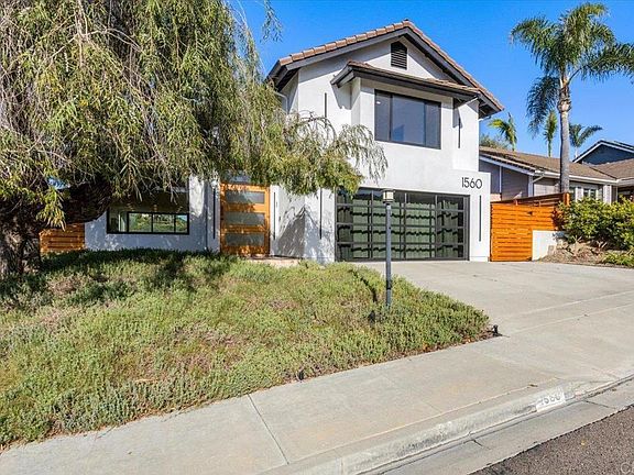 2nd image of 1560 Hawk View Dr