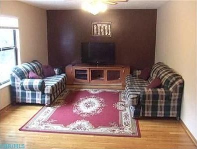 4th image of 4994 Hilliard Oaks Ct