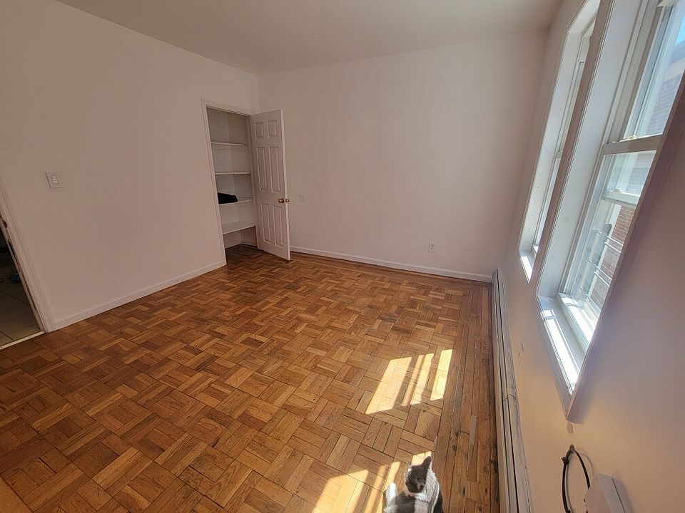 2nd image of 2723 Cruger Ave Floor 2