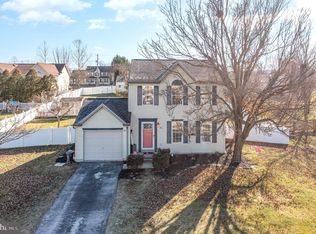 72 Dickinson Dr, Hanover, PA 17331