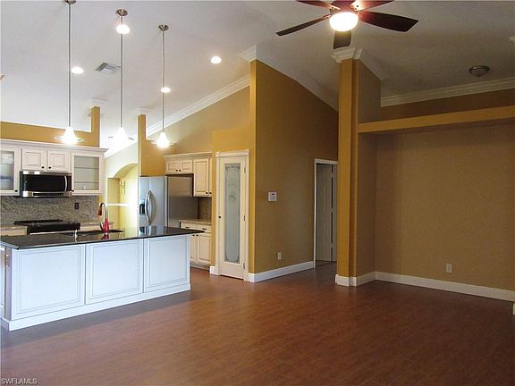 5th image of 113 NW 8th Pl