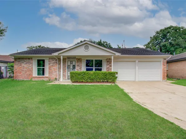 7902 La Roche Ln, Houston, TX 77036
