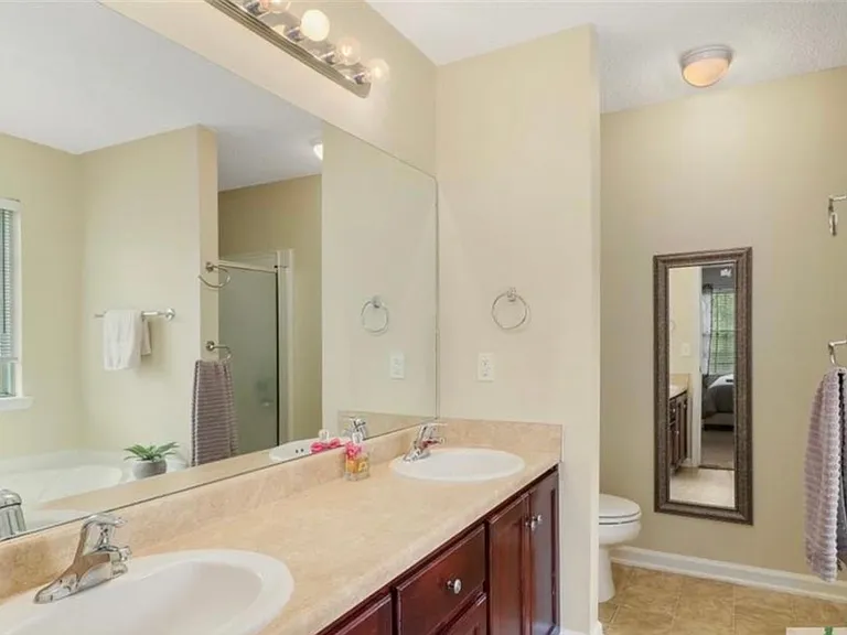 204 Brookstone Ct — Photo 5