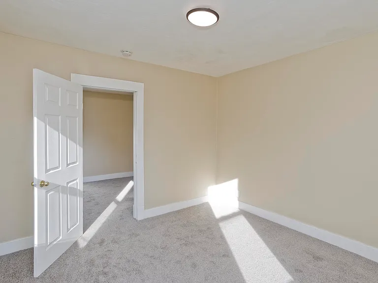 1200 Grattan St #2L — Photo 7