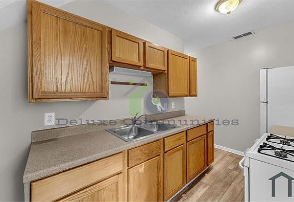 5th image of 1110 Madison Ave SE APT 2
