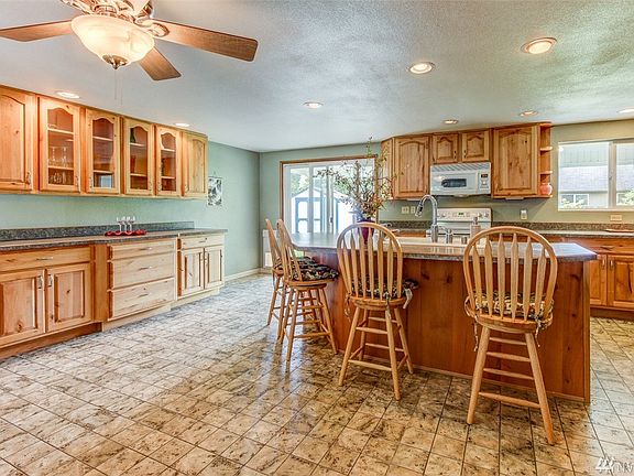 5th image of 2501 Holly Ln SE