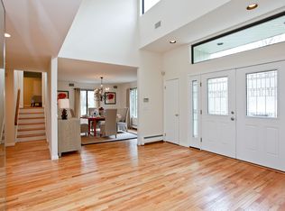 107 Long Hill Rd E, Briarcliff Manor, NY 10510