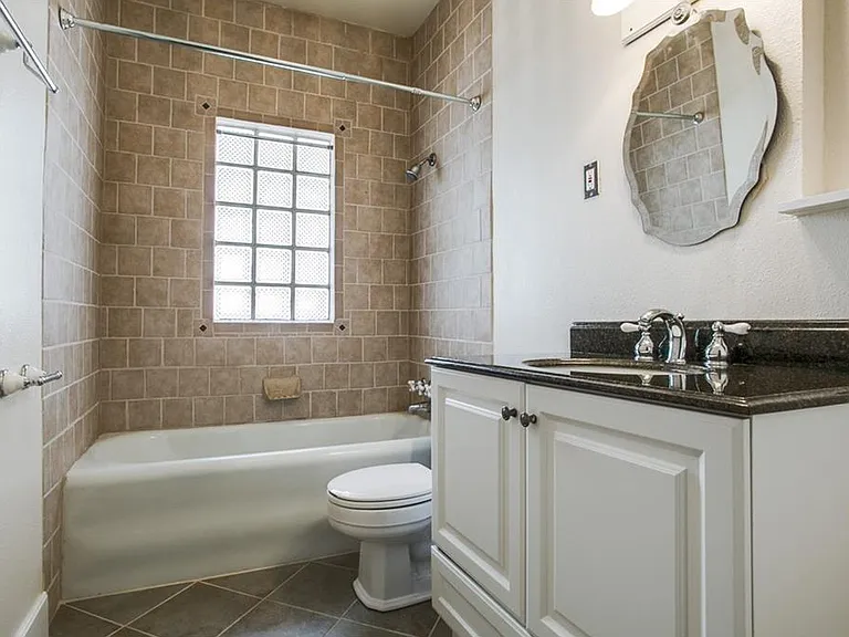 1227 Kings Hwy #B — Photo 6