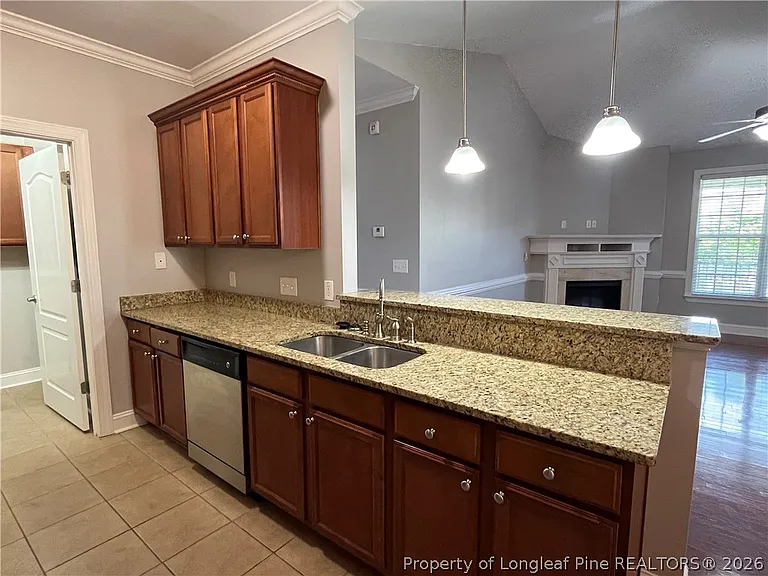 411 Gallery Dr #204 — Photo 7