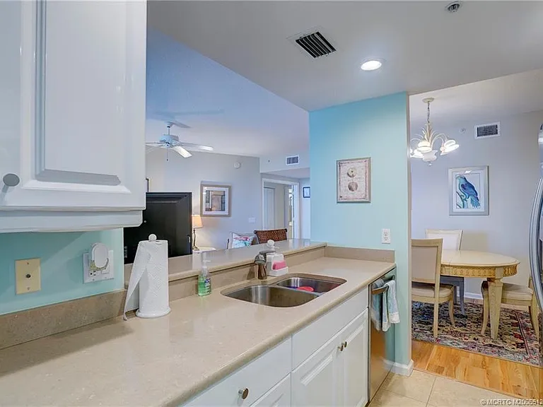 5750 NE Island Cove Way #3203 — Photo 36