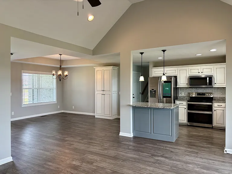 51 Regency Pl — Photo 3