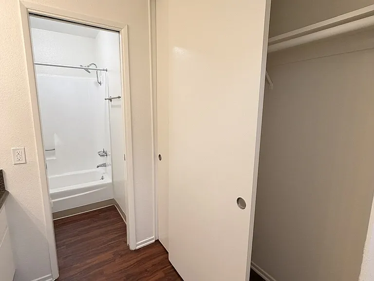 Concord Square Apartments — Photo 33