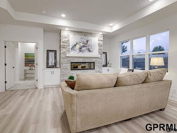 3rd image of 10209 S 180 Avenue Cir