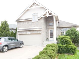 4694 Helsinki Cres, Windsor, ON N9G3G2