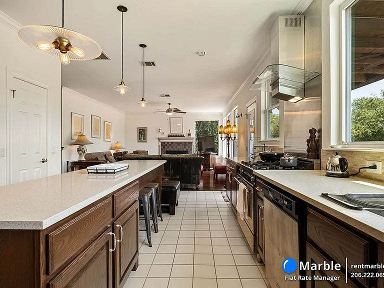 5511 Courtyard Dr — Photo 14